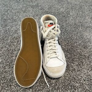 Nike blazers lights worn!